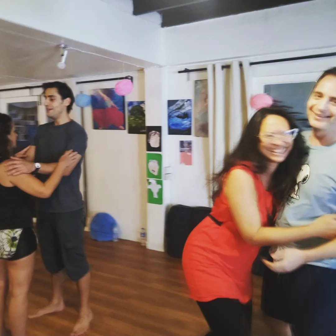Using your voice and body through Viewpoints improvisation. Combined with a touch of contact improvisation. 

In our Adv…